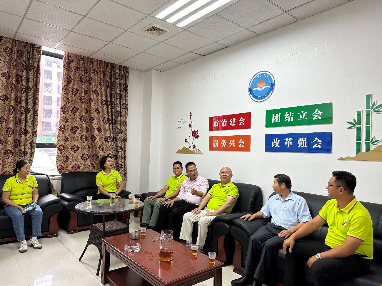 (11.4)深圳市郁南商會(huì)回鄉(xiāng)拜訪縣工商聯(lián)助力“百千萬工程”.docx_2