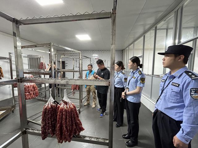 11.14聯(lián)合郁南縣公安局開展肉制品和食用農(nóng)產(chǎn)品專項執(zhí)法抽檢1.jpg