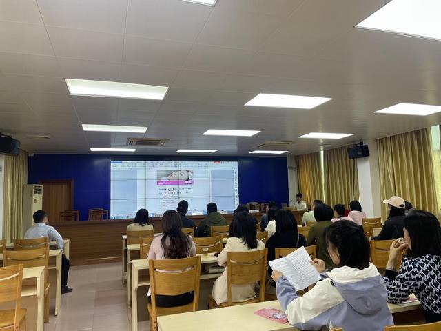 3.24，郁南縣市場監(jiān)督管理局召開美容行業(yè)工作約談會  以嚴(yán)監(jiān)管護航“美麗消費”安全照片2.jpg