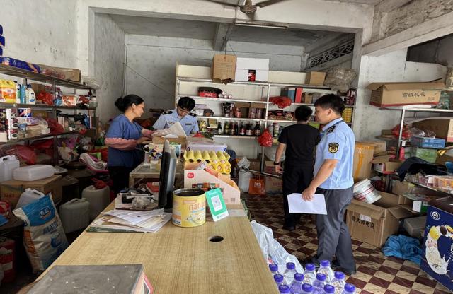 5.9,郁南縣市場監(jiān)管局扎實推進農(nóng)村假冒偽劣食品專項整治行動照片.jpg